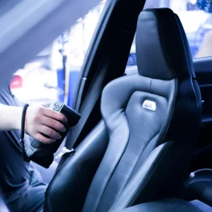 Marker-free infrared scanning of a car seat with the FreeScan Combo+ Wireless